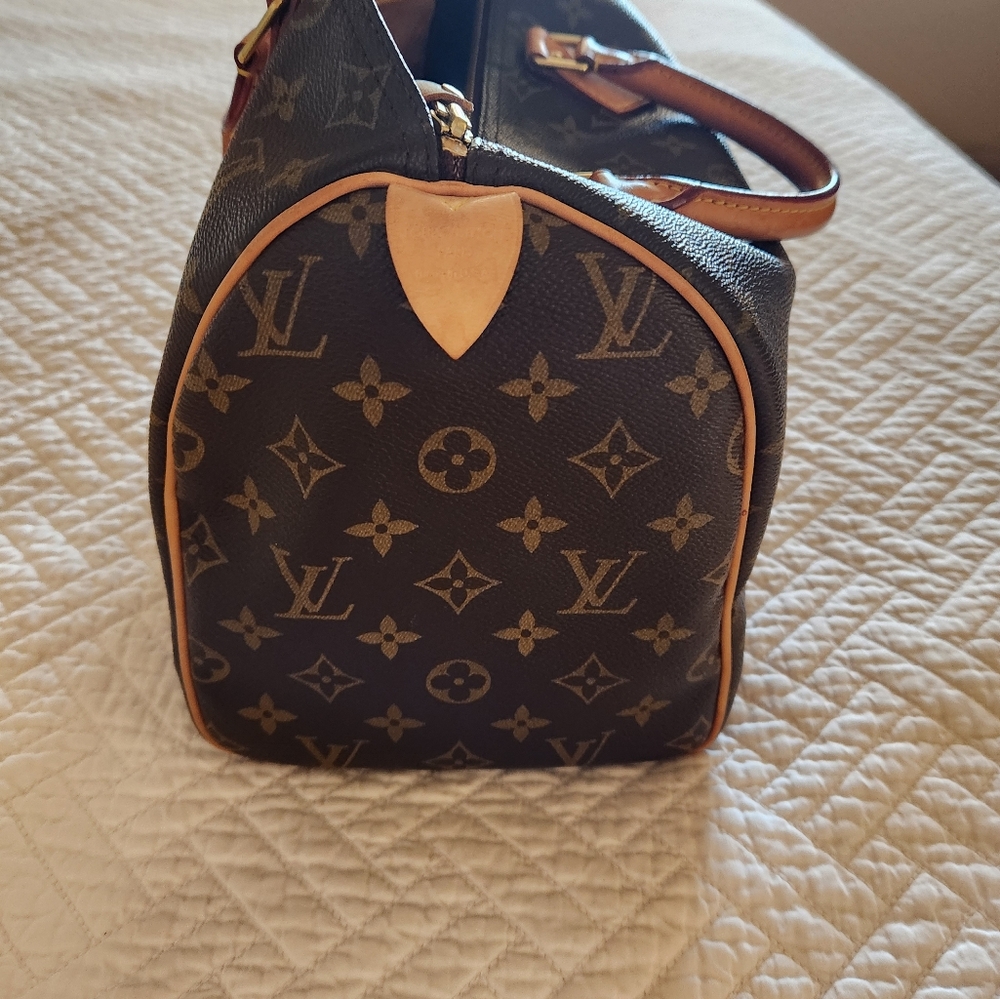 Louis Vuitton Monogram Speedy 30 - Picture 9 of 14